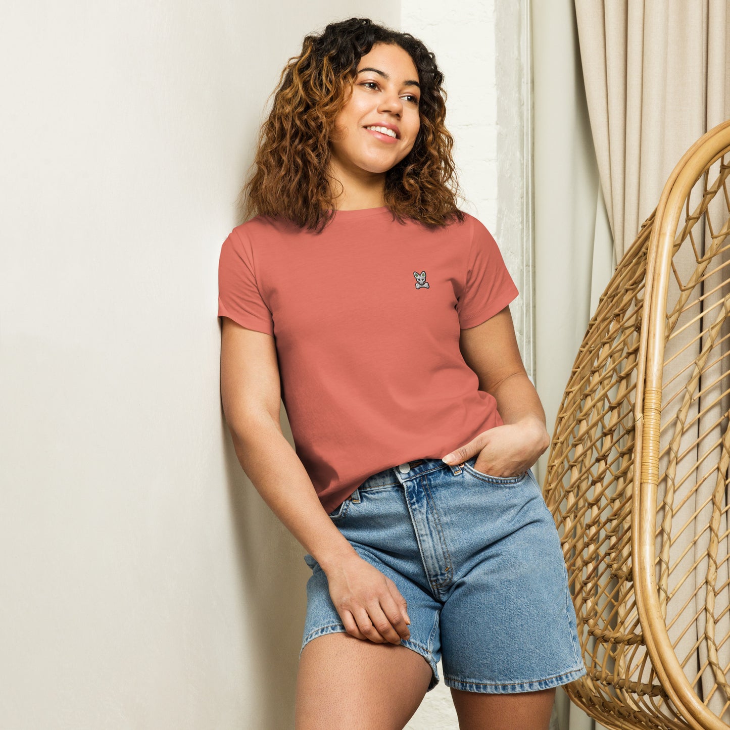 Women’s high-waisted CoyoTee Shirt